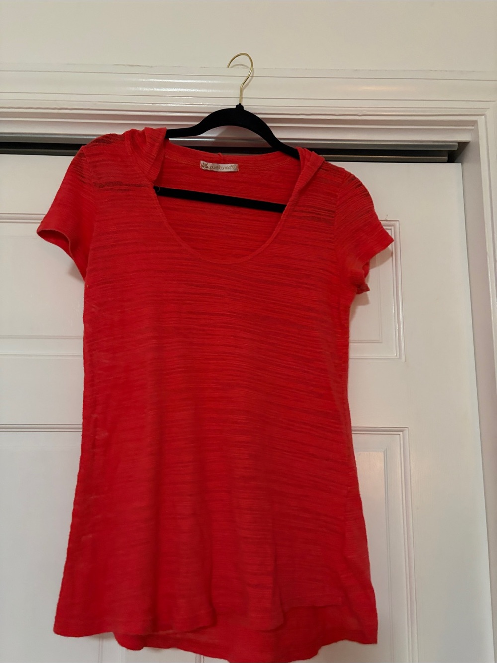 Women’s hooded Scoop Neck Short Sleeve Tee in Red